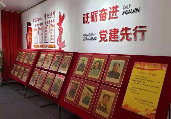 小红今年12岁 他爸爸今年40岁，多少年后 爸爸的年龄是小红的3倍
